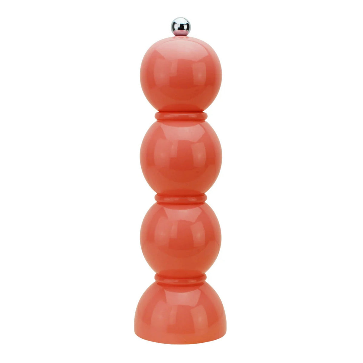 De Addison Ross Bobbin Zout-en Pepermolen Koraal 24 cm is een glanzende, koraalkleurige molen met een gestapeld bolontwerp, zilverkleurige knop en keramisch maalwerk, fraai gepresenteerd tegen een witte achtergrond.