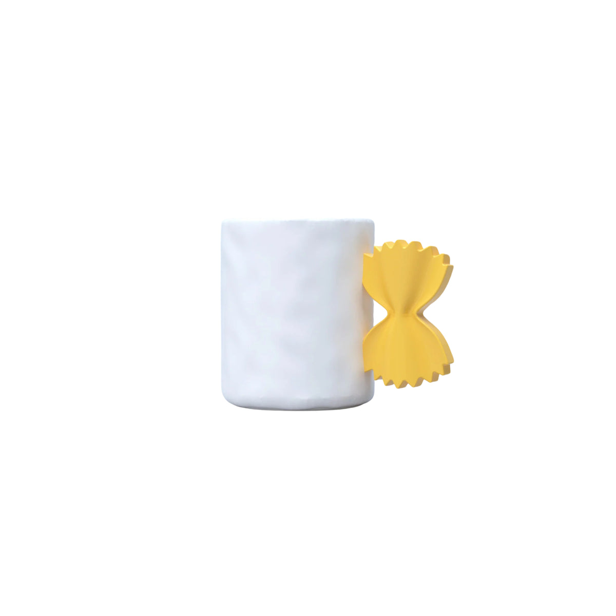 De Fluid Market Mok Pasta is een effen witte mok van keramiek met een geel pastahandvat met strikjes tegen een witte achtergrond - het perfecte originele cadeau voor elke Fluid Market-fan.