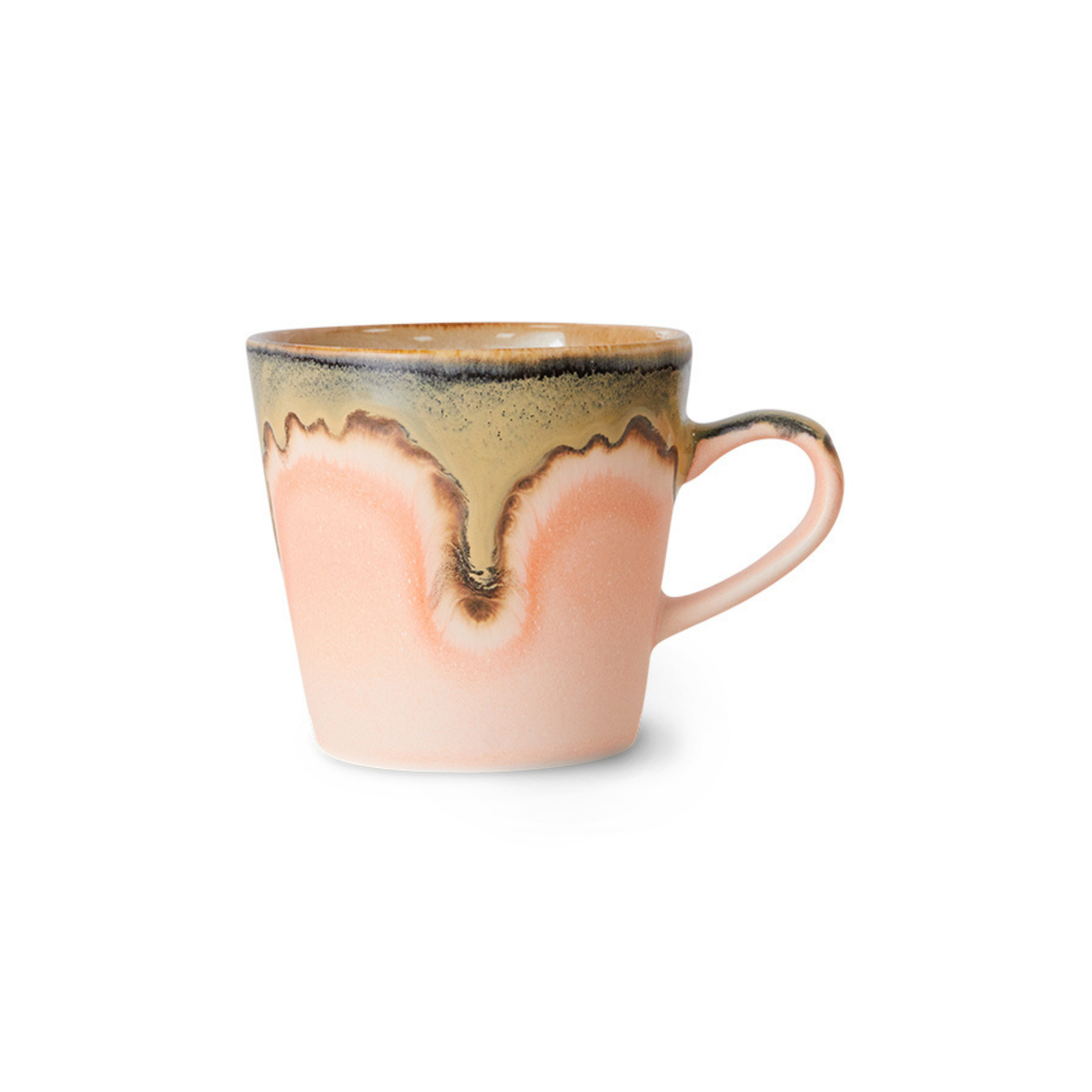 De HK Living 70s Ceramics Americano Mok Blossom is een keramische koffiemok met een perzikkleurige basis en een artistiek glazuur in bruin, goud en beige dat vanaf de rand naar beneden druipt. De mok heeft een afgeronde vorm, één oor en een retro-geïnspireerd ontwerp.