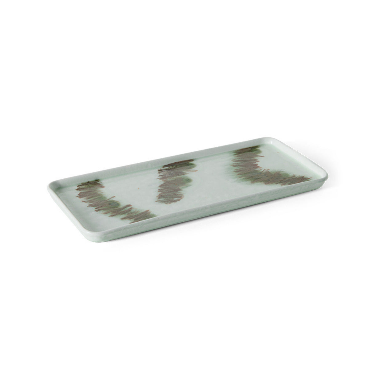 De HK Living 70s Ceramics Cake Schaal Tide is een rechthoekig, lichtgroen dienblad met afgeronde hoeken en abstracte donkere penseelstreekpatronen, afgebeeld tegen een effen witte achtergrond.