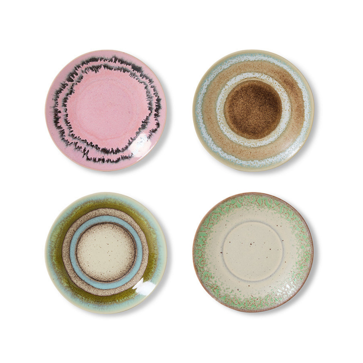Set van vier HK Living 70s Ceramics Schotel Koffiekop Doodle D11-unieke roze, bruine en groene designs-perfecte keramische onderzetbordjes voor elke tafel.
