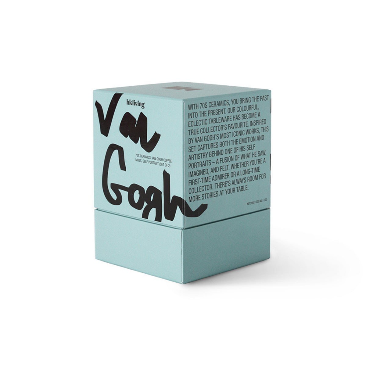 Een lichtblauwe doos met vette, zwarte handgeschreven tekst "Van Gogh" op de voorkant en kleinere zwarte tekst op de zijkant die HK Living 70s Ceramics Van Gogh Koffiekop Self Portrait (2 st.) van het merk HK Living beschrijft.