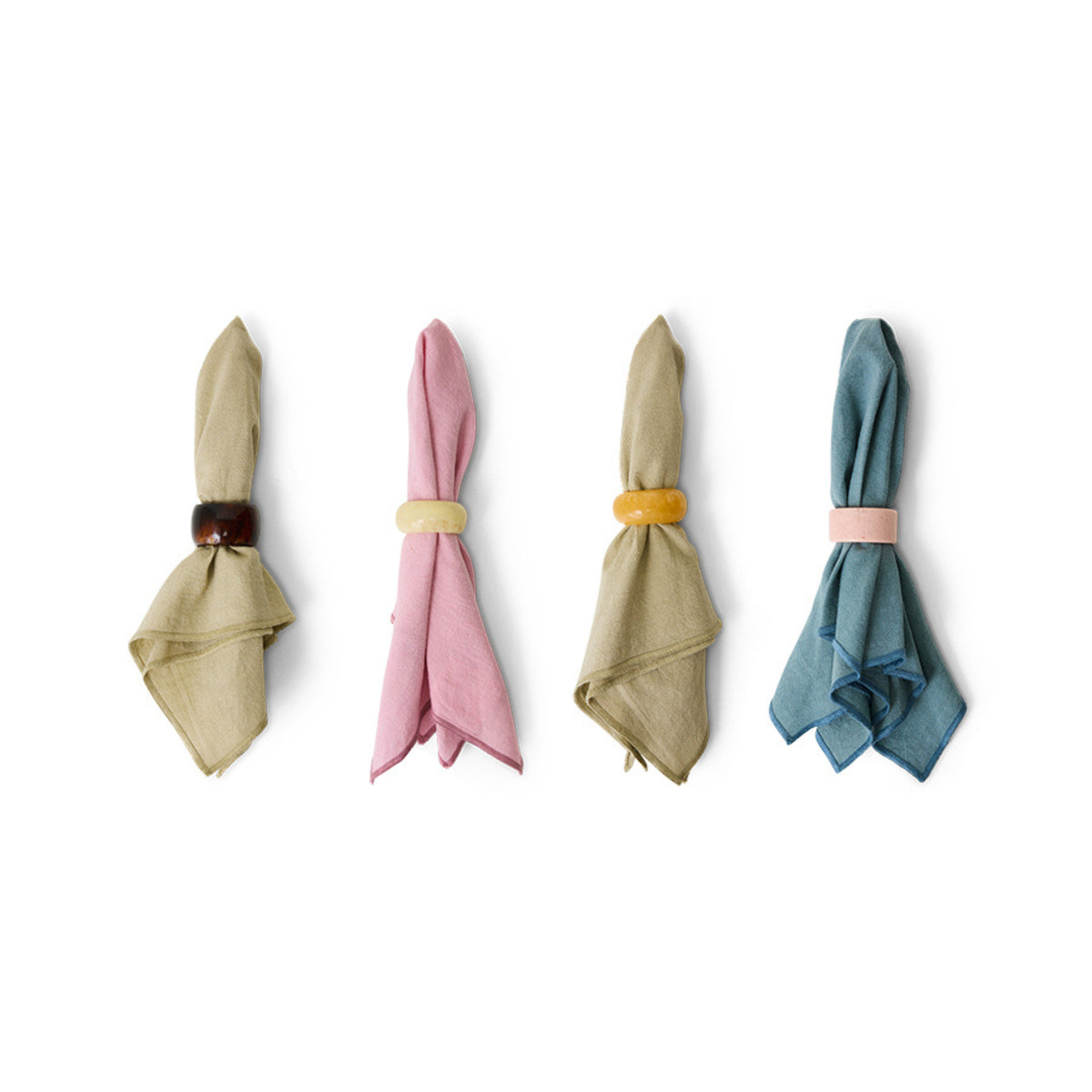 Vier stoffen servetten in beige, roze, beige en blauw, elk gevouwen met een HK Living Servetring Sunrise 4 st. servetring - perfect voor een eigentijdse tafeldekking - gerangschikt op een witte achtergrond. Merk: HK Living.