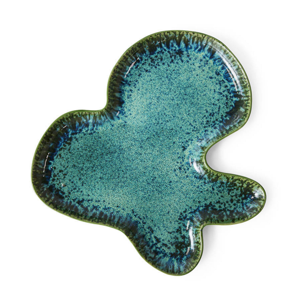 De HK Living Shell Schaal Teal is een organisch gevormde keramische schaal met een glanzend blauwgroen glazuur - perfect om je servies een unieke en stijlvolle touch te geven.
