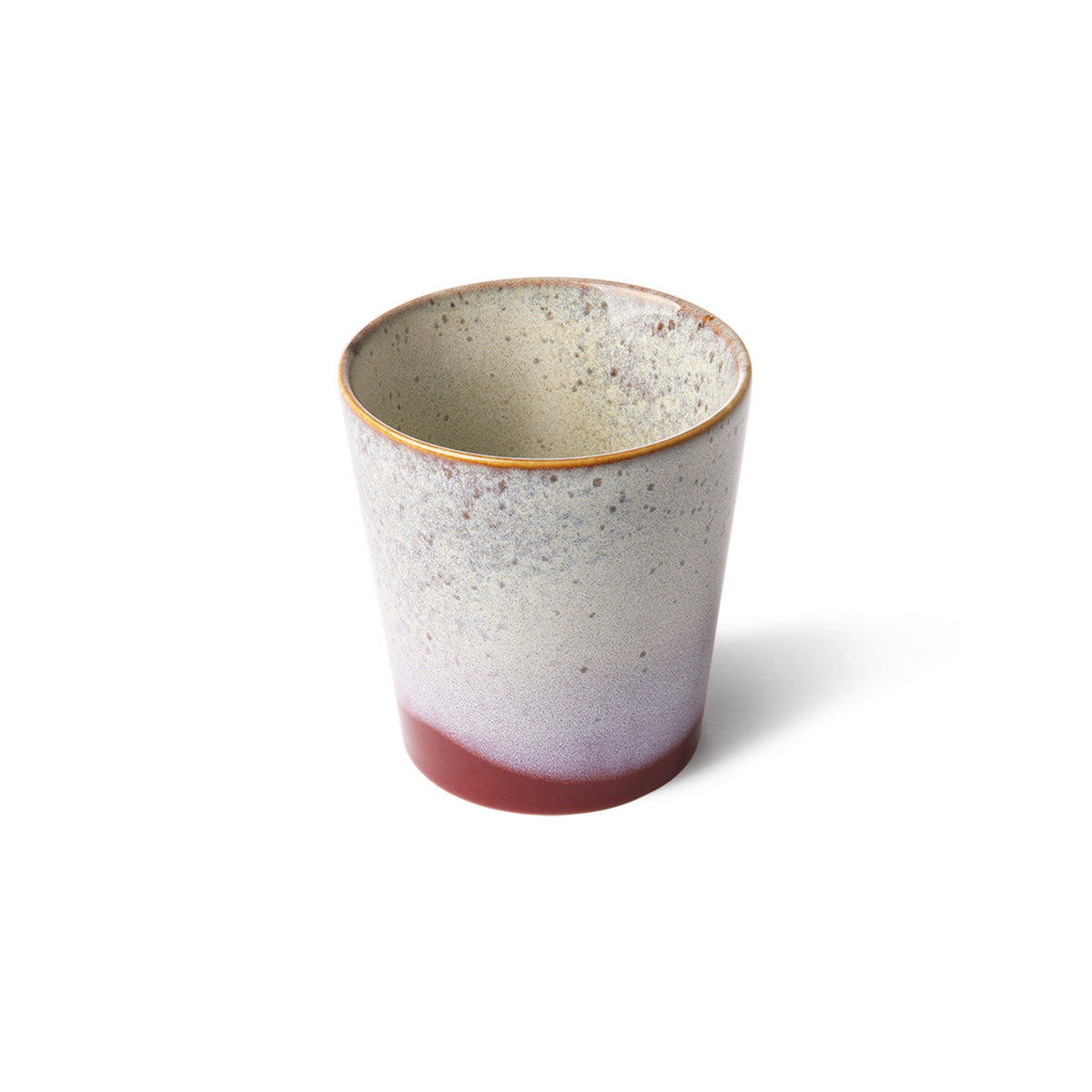 De HK Living 70s Ceramics Koffiekop Frost, met zijn gespikkelde beige en roodbruine ontwerp, brengt retro stijl naar je koffiemomenten.