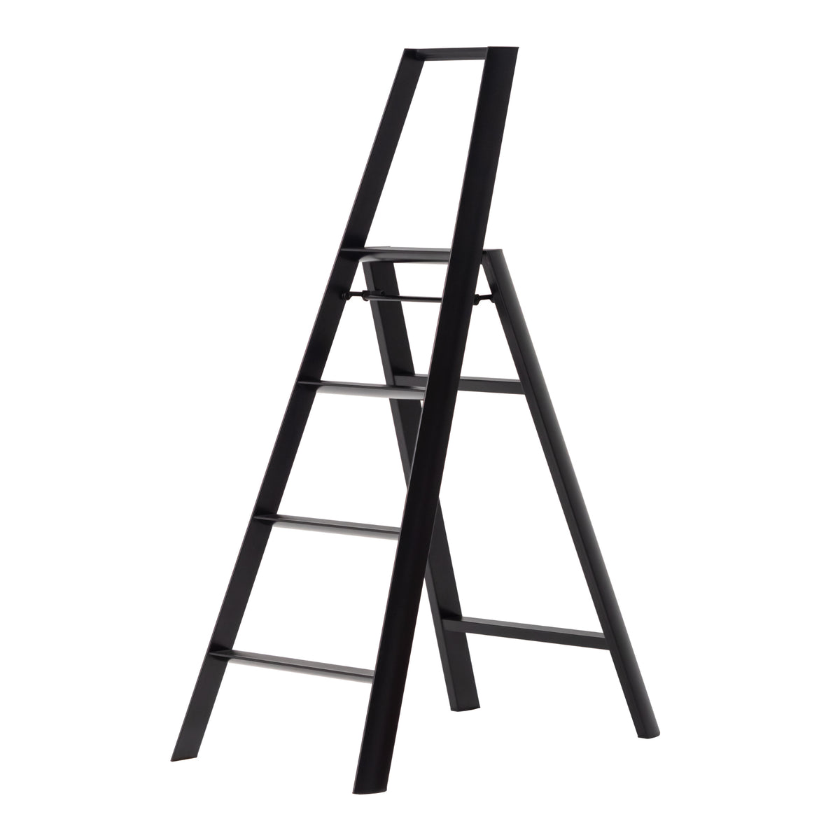 Een Hasegawa Lucano Ladder 4 Step Zwart staat open op een witte achtergrond, waardoor het moderne zwarte ontwerp wordt benadrukt en zowel de voor- als achterpoten worden getoond.
