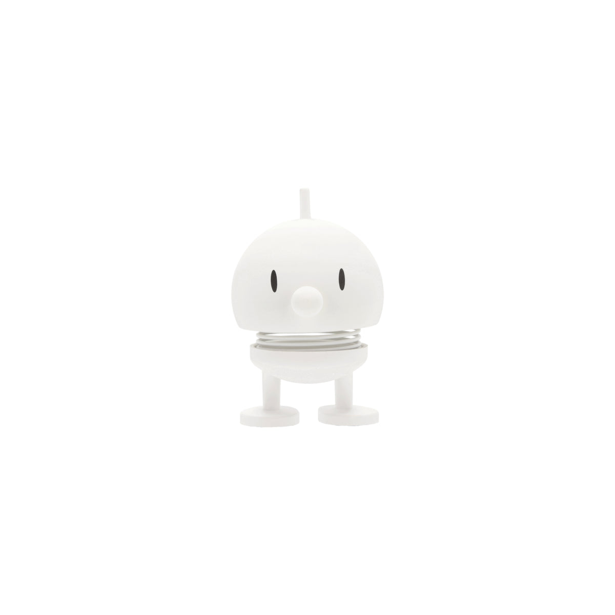 De Hoptimist Soft Bumble S Wit van Hoptimist is een klein, rond, wit beeldje met zwarte, ovale ogen, een korte neus en een rechtopstaande, verende nek - een klassiek voorbeeld van Deens design.