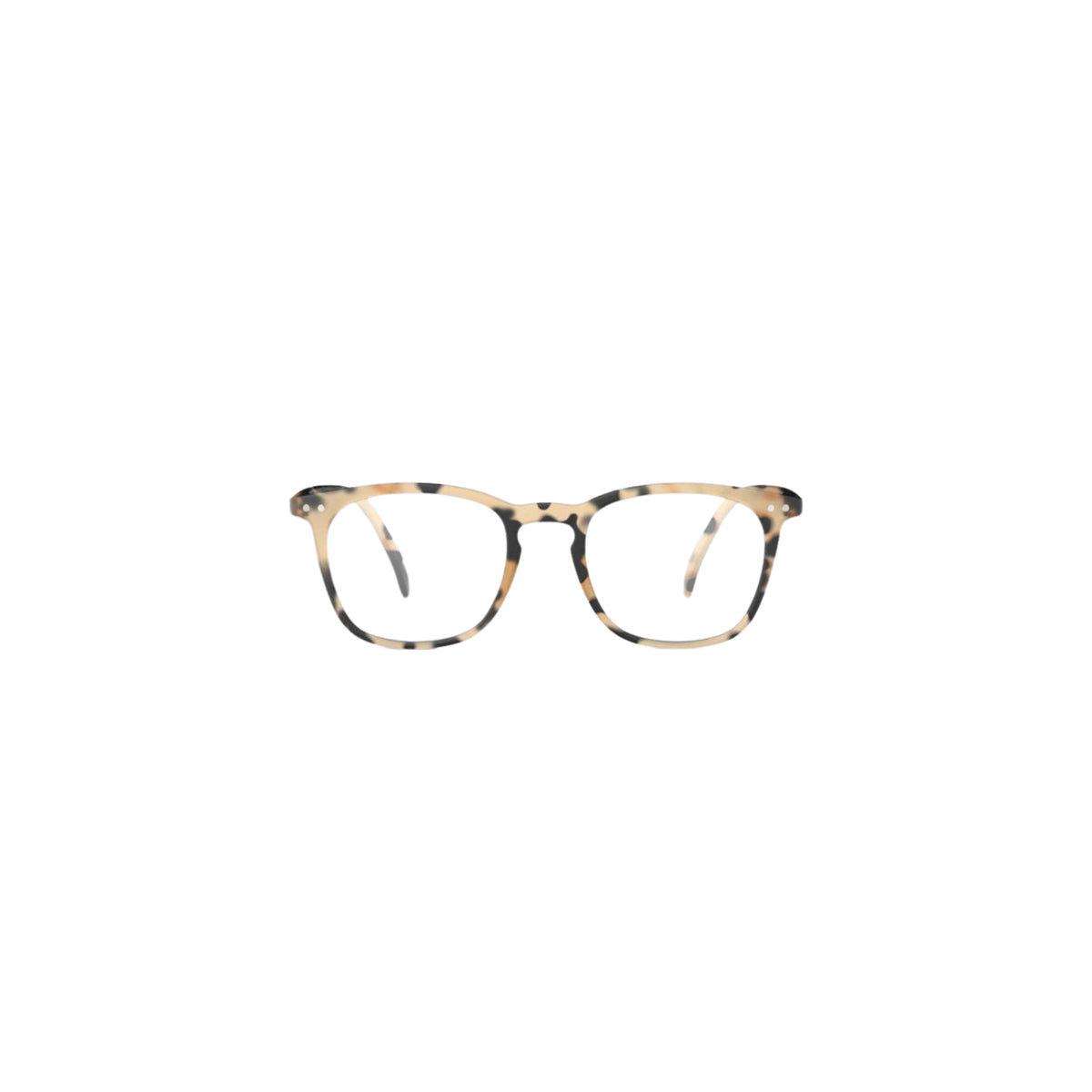 De Izipizi Leesbril #E Light Tortoise van Izipizi heeft rechthoekige glazen en een beige-zwart schildpadmontuur tegen een witte achtergrond.