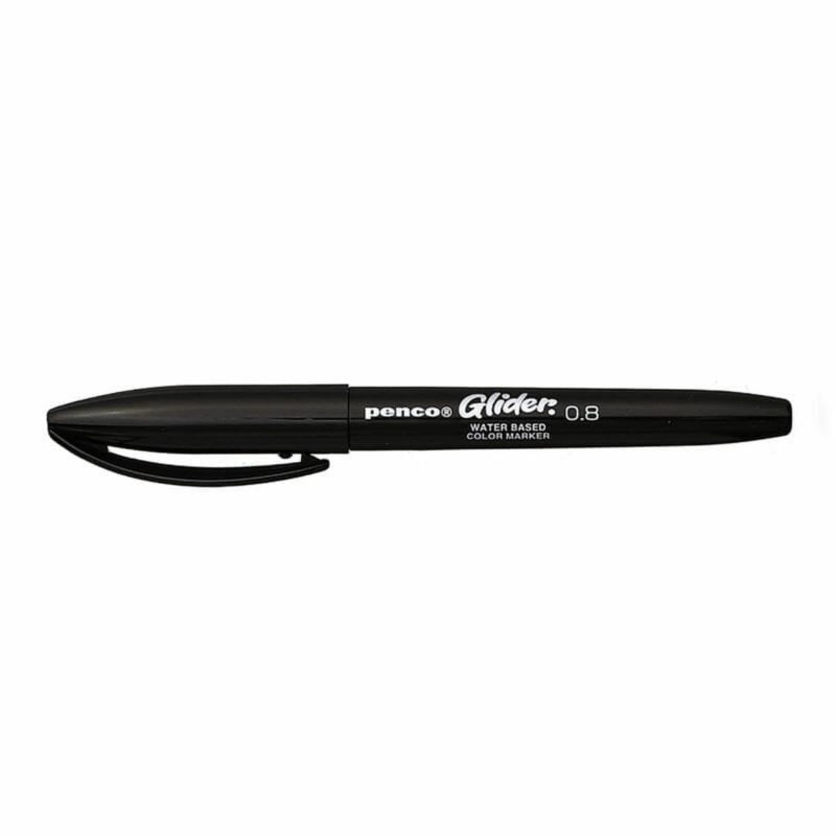 Een Penco Glider Pen Zwart van Penco met een zwarte dop, weergegeven op een witte achtergrond.
