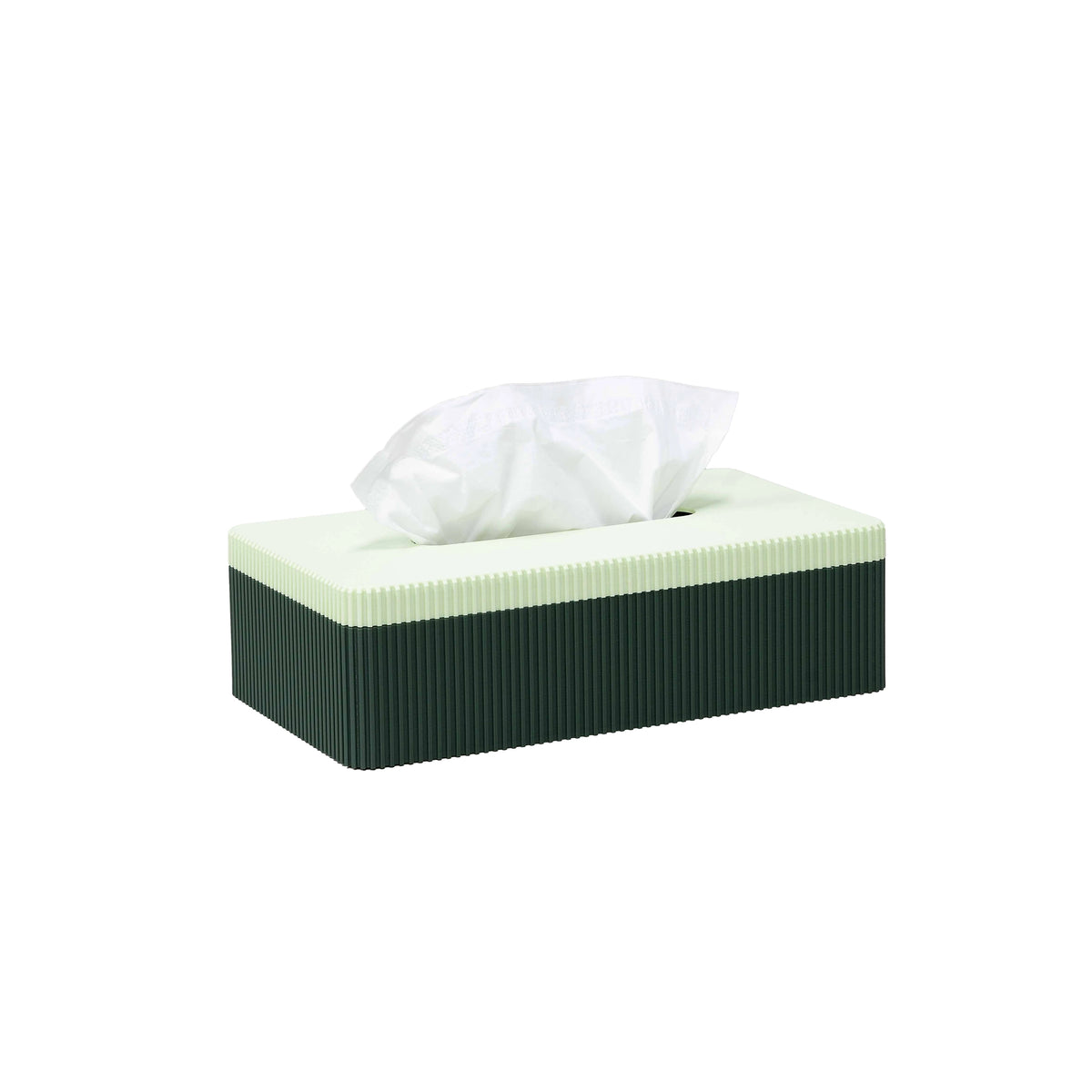 De Wavy Design Studio "Wavy Tissuebox Highland Groen/Munt" is een rechthoekige 3D-geprinte tissuebox met een geribbelde donkergroene basis en lichtgroene bovenkant, waarop één tissue uit het midden tevoorschijn komt, tegen een volledig witte achtergrond.