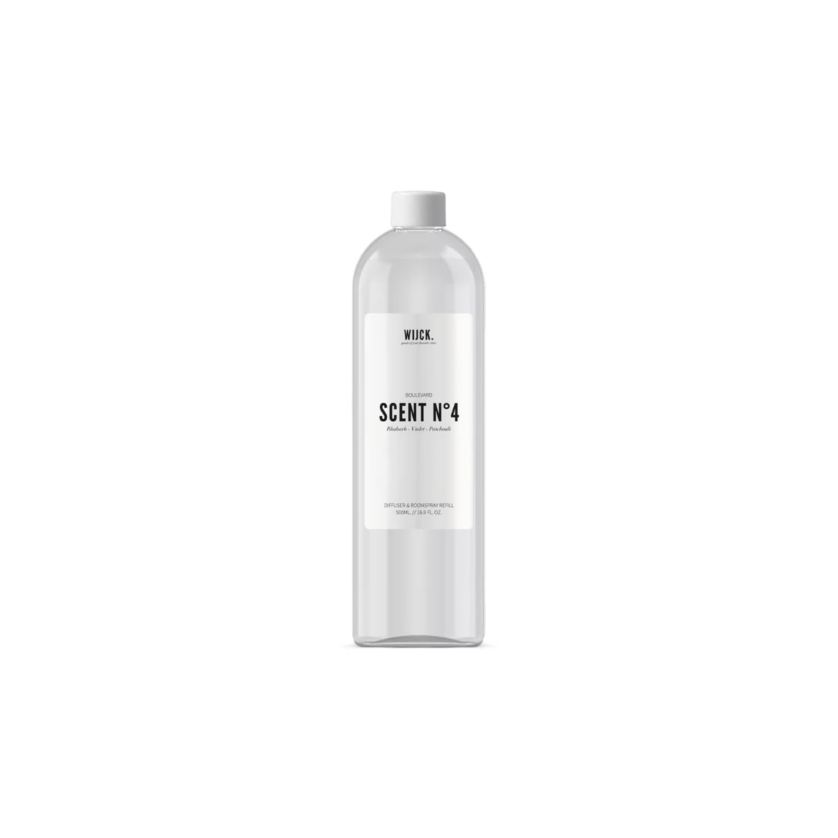 Een heldere plastic fles met een witte schroefdop met het label Wijck Navulling Diffuser N°4 Boulevard 500 ml staat in het midden op een effen witte achtergrond. Het minimalistische zwart-grijze etiket benadrukt dat het een van Wijck's duurzame geurproducten is.