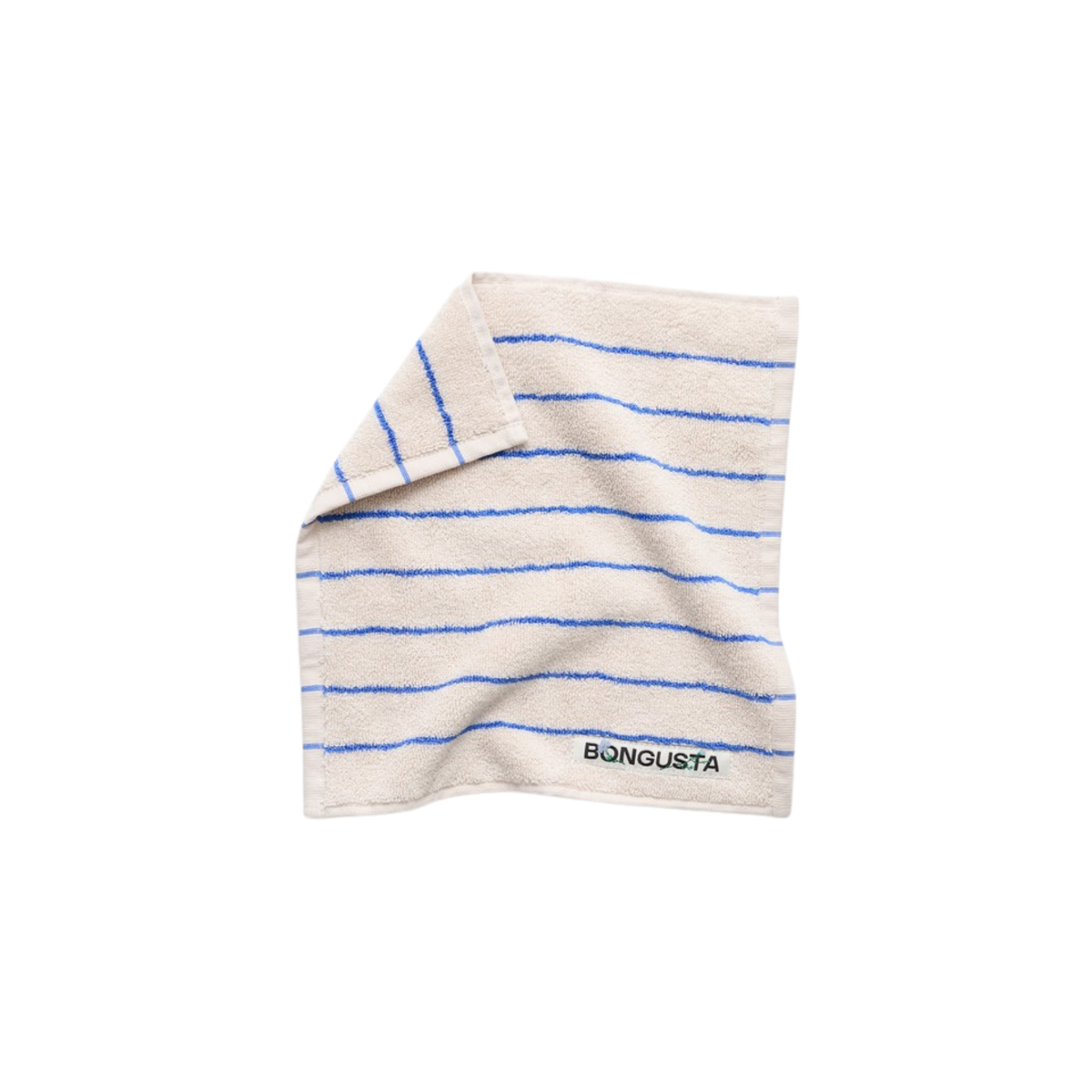 Het Bongusta Naram Gastendoekje Moonbeam & Ultramarine 30/30 is een beige handdoek met dunne blauwe strepen en een zwart en groen geborduurd BONGUSTA logo. Gemaakt van OEKO-TEX Made in Green gecertificeerde materialen; linkerbovenhoek licht gevouwen.