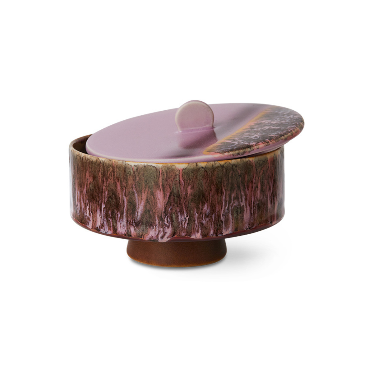 De HK Living 70s Ceramics Bonbon Kom Blast heeft een keramische kom met een deksel, een ronde basis en glanzend, gemarmerd reactief glazuur in paars en bruin, dat het iconische kleurenschema van HK Living uit de jaren 70 weerspiegelt.