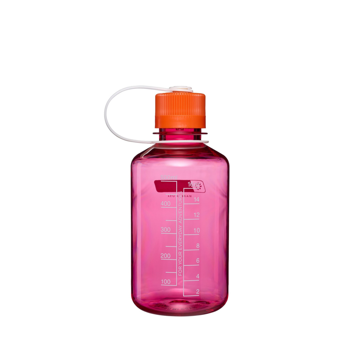 De Nalgene Drinkfles met smalle opening, fuchsia-paars, Flame, 500 ml is een BPA-vrije fles met maatverdeling, een oranje schroefdop, een witte draaglus en een smalle opening om gemakkelijk uit te drinken.