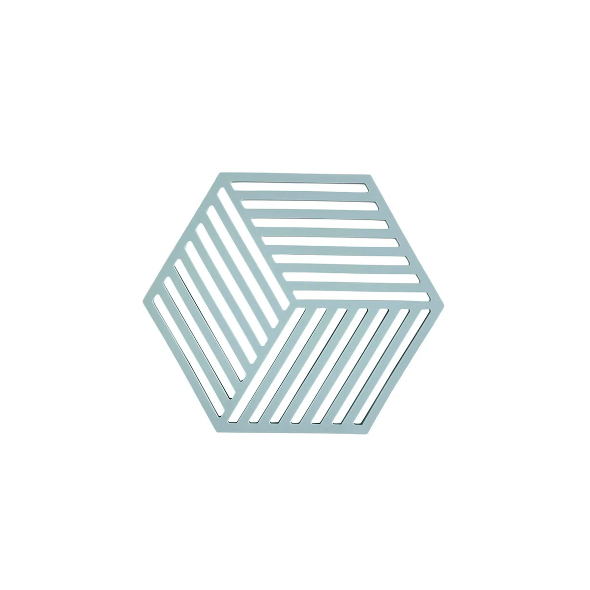 Een geometrisch, zeshoekig object met open lamellen in mistblauw, zoals de Zone Denmark Hexagon Trivet Mistblauw van Zone Denmark, creëert een optische illusie in 3D en wordt gecentreerd op een witte achtergrond.