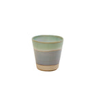 De AB Ceramics Beker Wit Opaal/Lichtgroen 20 cl is een kleine, handgemaakte beker van keramiek met een matte afwerking en een subtiel kleurverloop in opaalwit en lichtgroen, afgewerkt met een naturel beige basis. Dit minimalistische ontwerp is van AB Ceramics.