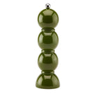 Een glanzende, donkergroene Addison Ross Bobbin Zout-en Pepermolen Kaki 24 cm met een gestapeld, bolvormig ontwerp en een kleine zilveren knop bovenop staat rechtop tegen een witte achtergrond.