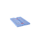 Een Aykasa Vouwkrat Maxi Comfort Lock in babyblauw/zalmroze, een opvouwbare plastic krat met een geventileerd oppervlak en rechthoekige latten, is plat liggend afgebeeld op een witte achtergrond.