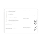 Het Cozy Publishing Book of Friends Notitieboek van Cozy Publishing bevat ZELFreflectie en YOU+ME kolommen met persoonlijke en relatie aanwijzingen op een minimalistische witte achtergrond om je te helpen herinneringen vast te leggen.