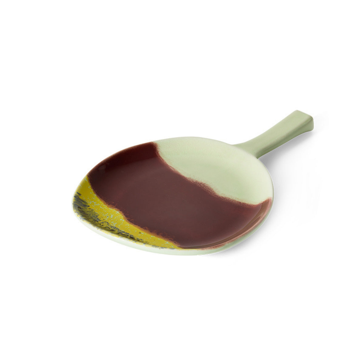 De HK Living 70s Ceramics Schotel Cherry is een lepelhouder van keramiek met een handvat en color-block ontwerp in bordeauxrood, geel en gebroken wit, geïnspireerd op de vintage jaren 70 stijl om retro charme toe te voegen aan je keuken.
