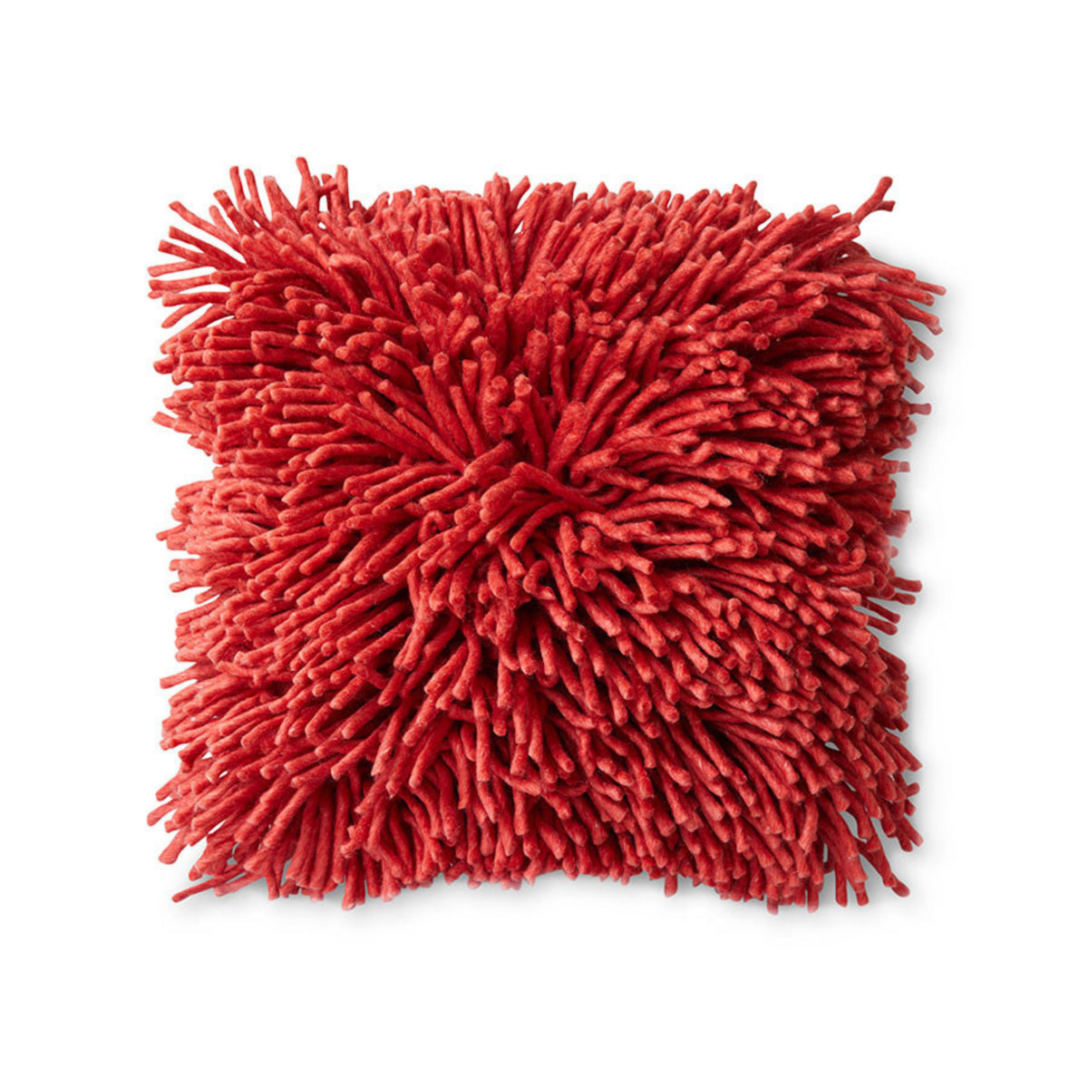 Het HK Living Rugged Kussen Kersenrood 50/50 kussen heeft een vierkante vorm, een dikke ruige noedel-achtige textuur en een diepe kersenrode kleur die de kenmerkende HK Living stijl uitstraalt als je het van bovenaf bekijkt tegen het wit.