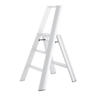 De Hasegawa Lucano-ladder met drie treden, van het merk Hasegawa, met een strak Japans ontwerp in modern wit, wordt uitgeschoven afgebeeld tegen een witte achtergrond.