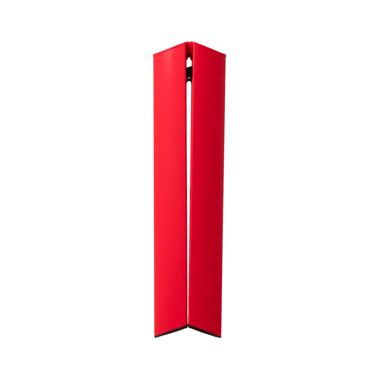 De Hasegawa Lucano Ladder 2 Step Rood van Hasegawa, afgebeeld op een effen witte achtergrond, heeft een opvallende rode kleur en een Japans geïnspireerd ontwerp met een opening in het midden, gemaakt voor zowel veiligheid als stijl.