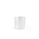 Een set van vier Hay Angle Waterglazen van Hay wordt getoond, elk helder en cilindervormig, gecentreerd op een effen witte achtergrond voor een elegante look.