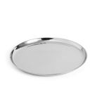 Een glanzend, rond Hay Essential Steel Dienblad D32 van Hay, gemaakt van roestvrij staal met een licht opstaande rand, afgebeeld tegen een witte achtergrond.