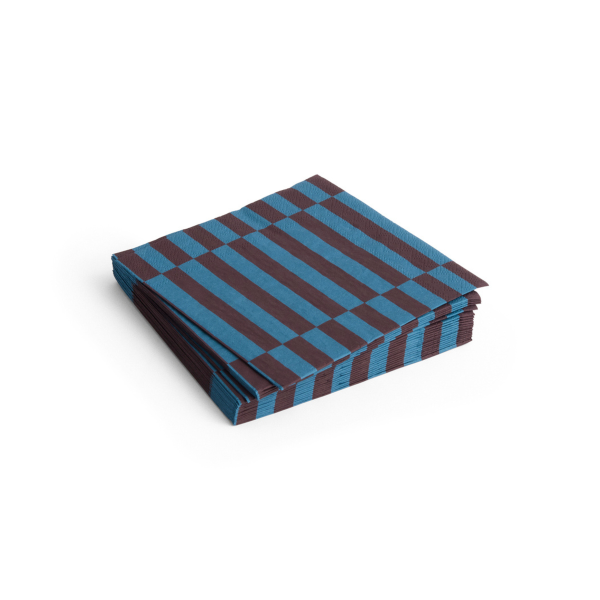 Een stapeltje Hay Pattern Papieren Servetten Antraciet Bordeaux 33/33 van Hay, met afwisselend blauwe en antraciet bordeaux strepen op een witte achtergrond.