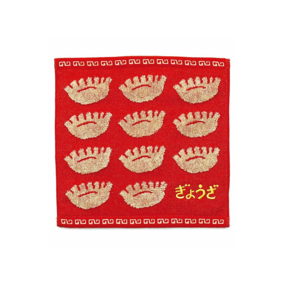De Hightide Handdoek Dumpling 25/25 van Hightide is een rode handdoek met een decoratieve rand, twaalf afbeeldingen van bruine knoedels en gele Japanse tekst "ぎょうざ (gyoza)" in de rechterbenedenhoek.