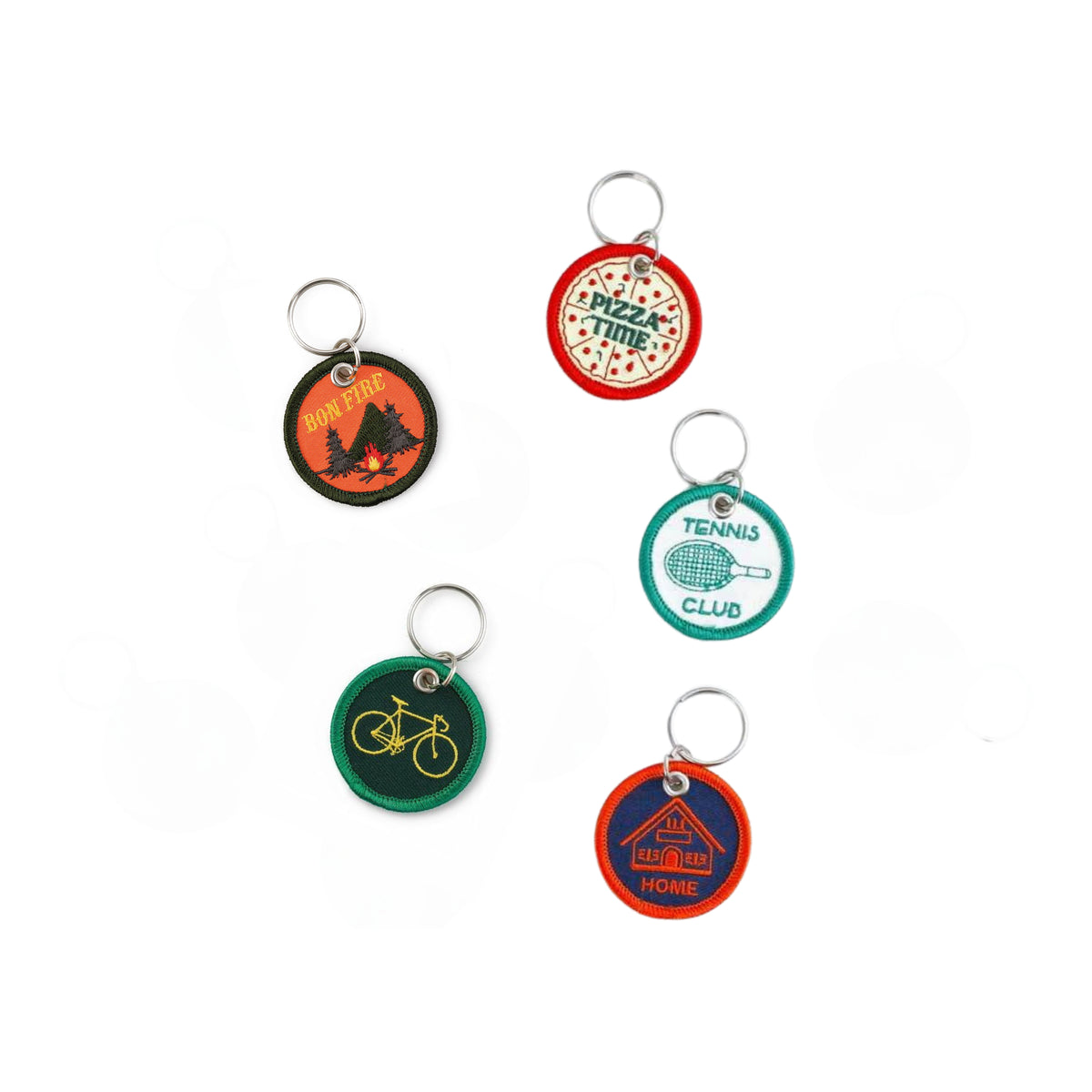 De Hightide Stitch Work Sleutelhanger Fiets is een ronde geborduurde sleutelhanger met een metalen ring, met een uniek retro fietsontwerp - ideaal voor Hightide fans die stijlvolle en functionele accessoires waarderen.