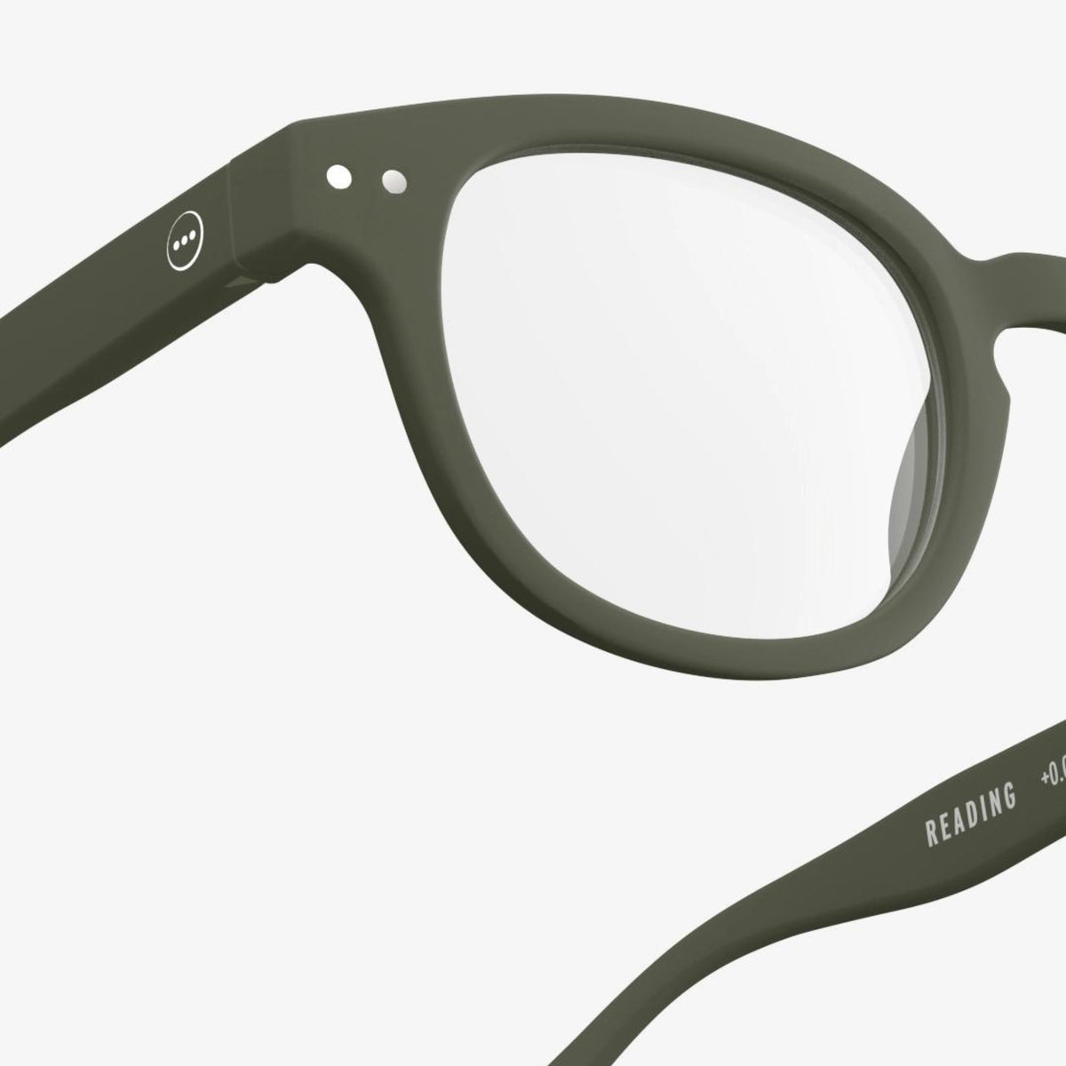 Close-up van Izipizi Leesbril #C Khaki van Izipizi, met ronde glazen, gedetailleerd olijfgroen montuur, schroefaccenten en "READING +0,0" aan de binnenkant - perfect voor ouderdomsverziendheid.