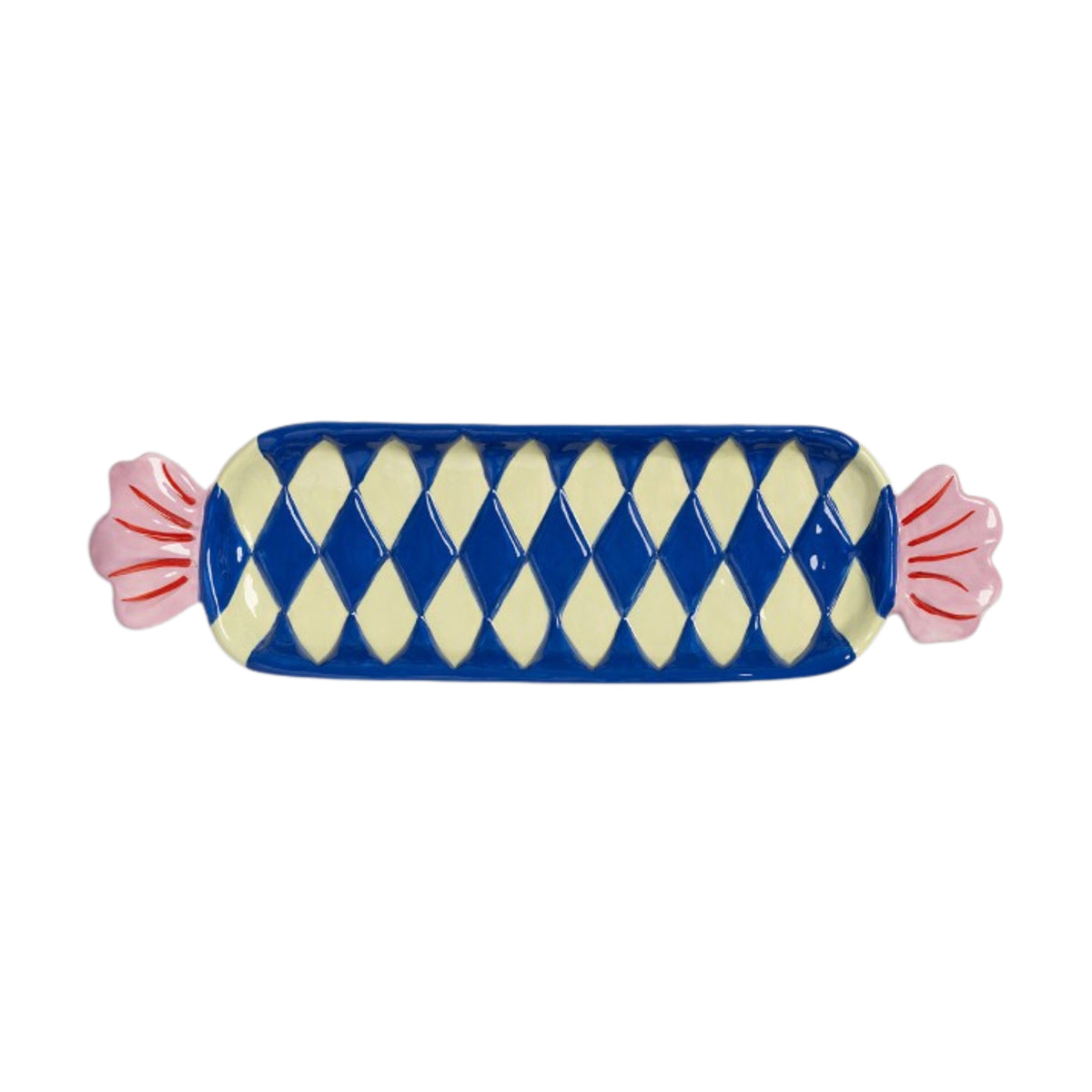 De &Klevering Goody Bord 33/9 van &Klevering is een bord van keramiek in de vorm van een ingepakt snoepje, met een blauw en crèmekleurig ruitpatroon en roze ruches aan de uiteinden - ideaal als kleurrijk servies voor een speelse tafelsetting.