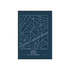 De Matriks Postkaart Antwerpen Het Zuid Dubbel A6 heeft een minimalistische wit-op-blauwe kaart van Het Zuid met geometrische straten en een gebouwenicoon, plus het label "Het Zuid - Antwerpen". Ideaal voor wenskaarten of liefhebbers van Antwerpse gebouwen.