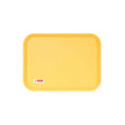 De Penco Dienblad Geel 28/21 is een rechthoekig geel dienblad met afgeronde hoeken en een rood-wit label van het merk Penco-perfect als bureau-accessoire.