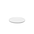 De Serax Base Laag Bord D28, een eenvoudig wit keramisch bord van Serax, is gecentreerd tegen een witte achtergrond.