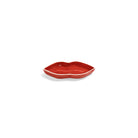 Een set van drie rode keramische schaaltjes in de vorm van een lip uit de Serax Wouters & Hendrix Lips Schalen collectie van Serax, afgebeeld tegen een effen witte achtergrond.