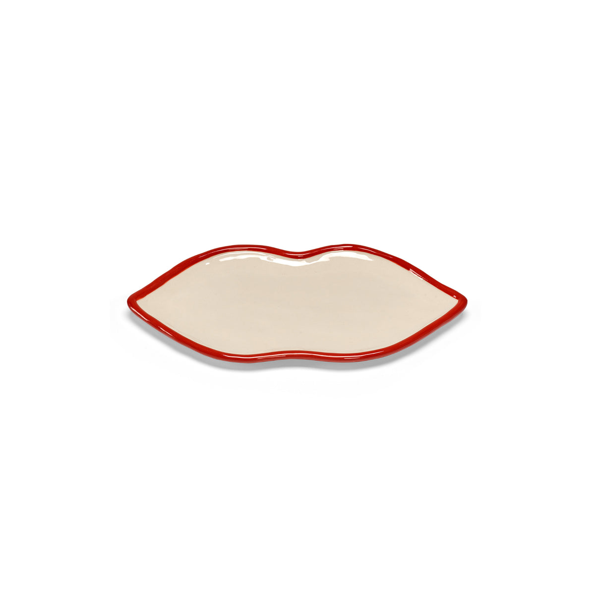 De Serax Wouters & Hendrix Lippen Schalen 3 st. set bestaat uit keramische borden in de vorm van lippen, met een crèmekleurig oppervlak en een roodgerand ontwerp van Serax, afgebeeld op een witte achtergrond.