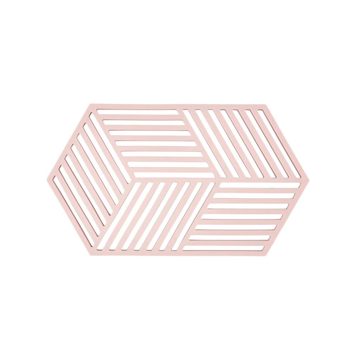 De Zone Denmark Hexagon Trivet XL Roze is een grote, lichtroze siliconen onderzetter met geometrische diagonale sleuven, afgebeeld op een witte achtergrond.