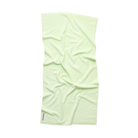 De Bongusta Naram Badhanddoek Lemon Sorbet 70/140 is een lichtgroene, rechthoekige microvezeldoek van Bongusta, met een zachte textuur en subtiele rimpels, afgebeeld op een witte achtergrond.