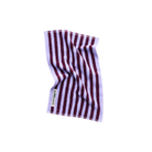 Het Bongusta Naram Gastendoekje Wine & Lavender Blue 30/50, een rechthoekig biologisch katoendoekje met paarse en lavendelkleurige strepen en een ingenaaid BONSUASTA label, wordt getoond tegen een witte achtergrond.